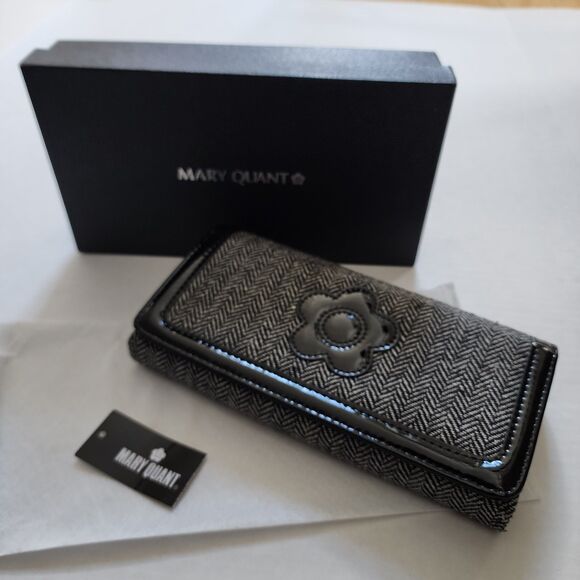 MARY QUANT Signature Flower Wallet with Box Tag